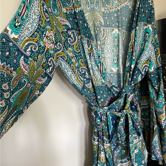 Long sleeve summer wrap around dress. Size L - Picture 4 of 7